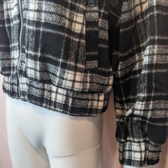 Fashion Nova Soft Plaid Truth Or Daring Full Zip Jacket size Small - Picture 3 of 6